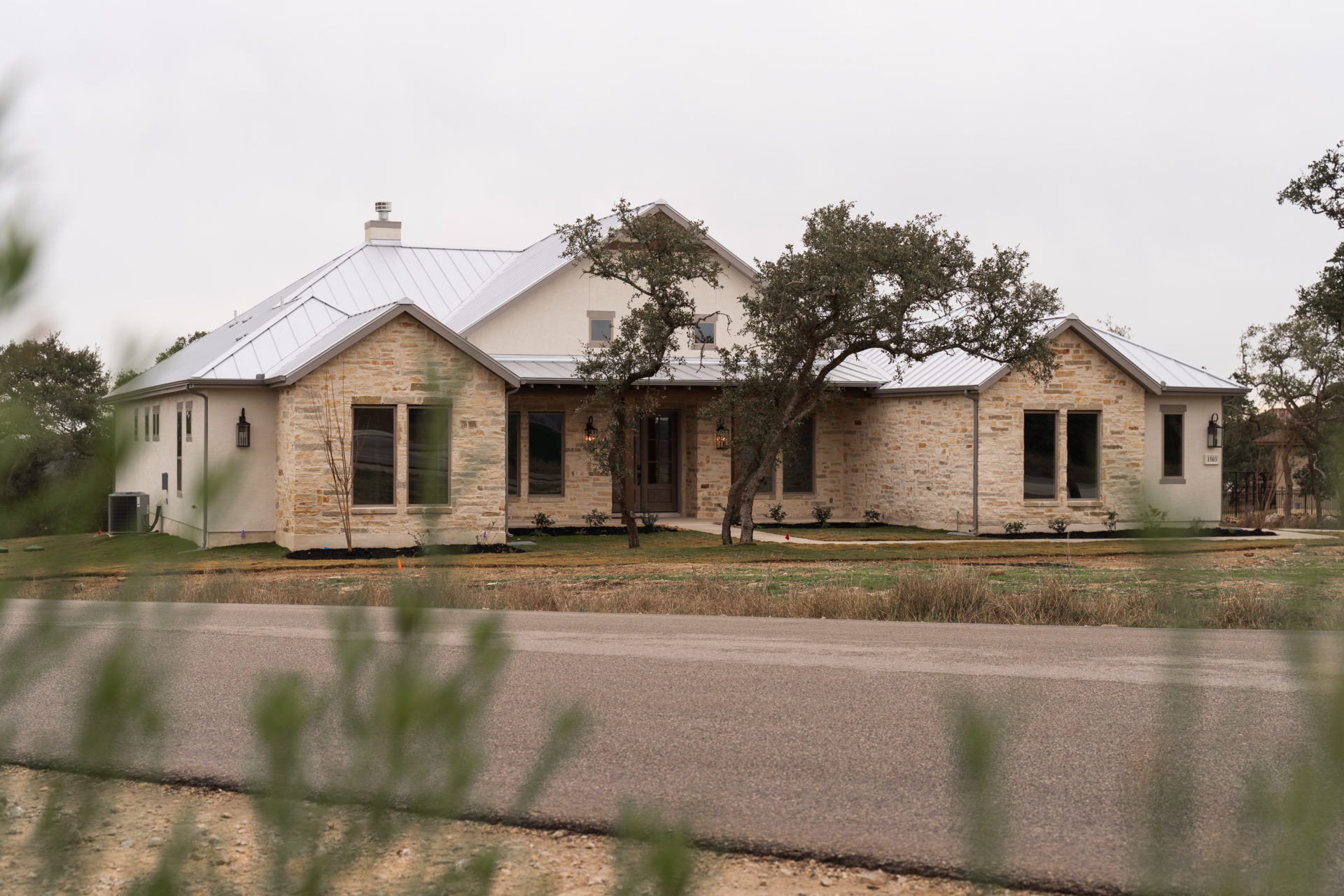 Magnolia_V2-Full_Front-_From_Side